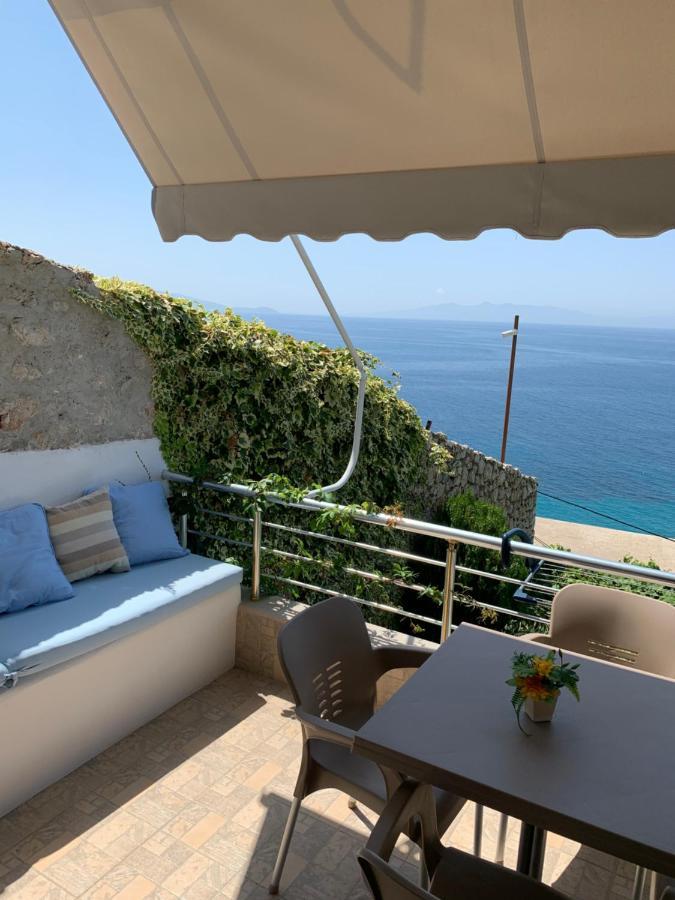 Blue Sea Apartment *